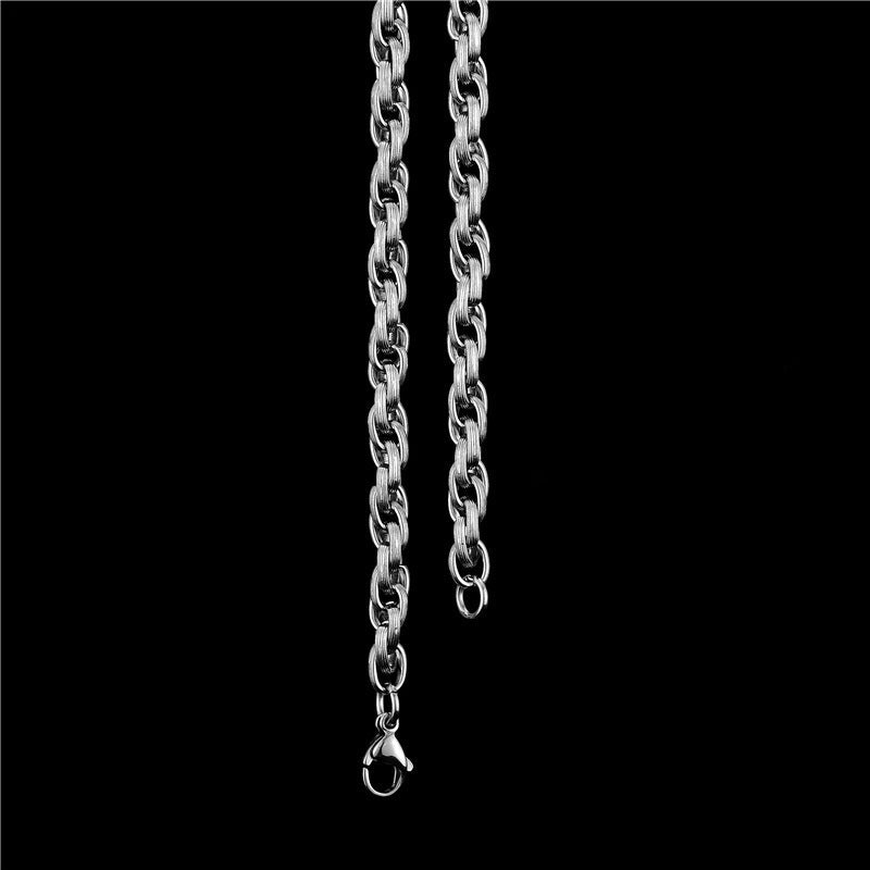 Circular Vertical Pattern Chain Necklace