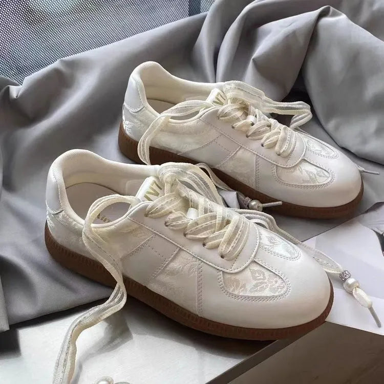 Casual Jogging Sneakers Youth Girls Silver Lace-Up Outdoor Athletic Trainers Low Heels Breath Tennis Flats Walking Shoes