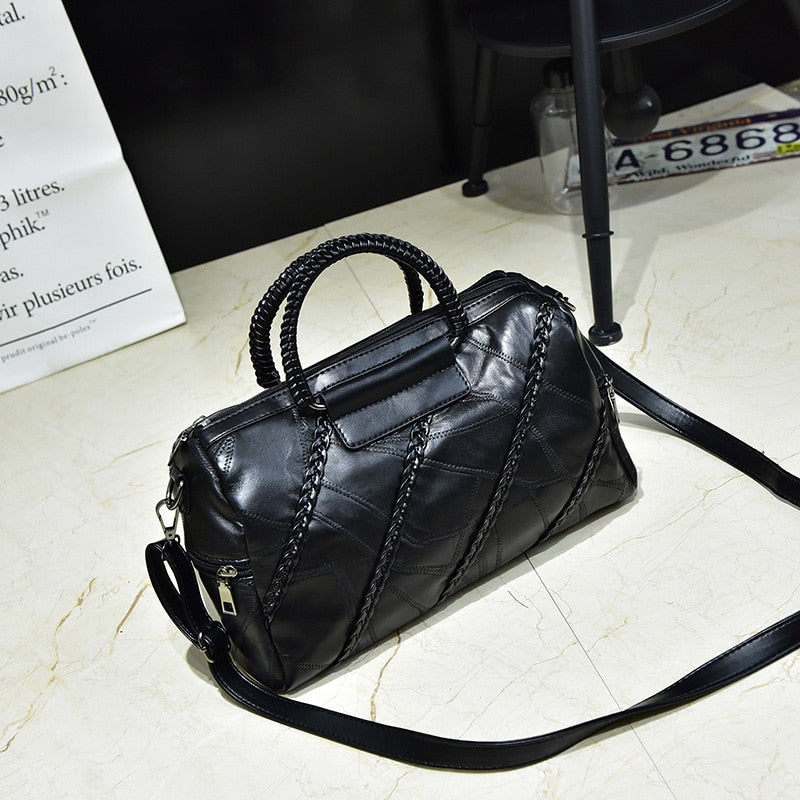 Large Capacity Elegant Shoulder Bag