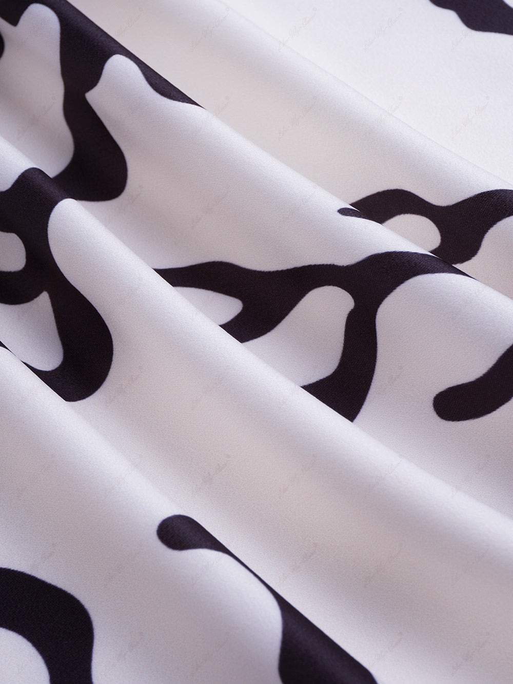 Hidden Button Closure Printed Pant Set