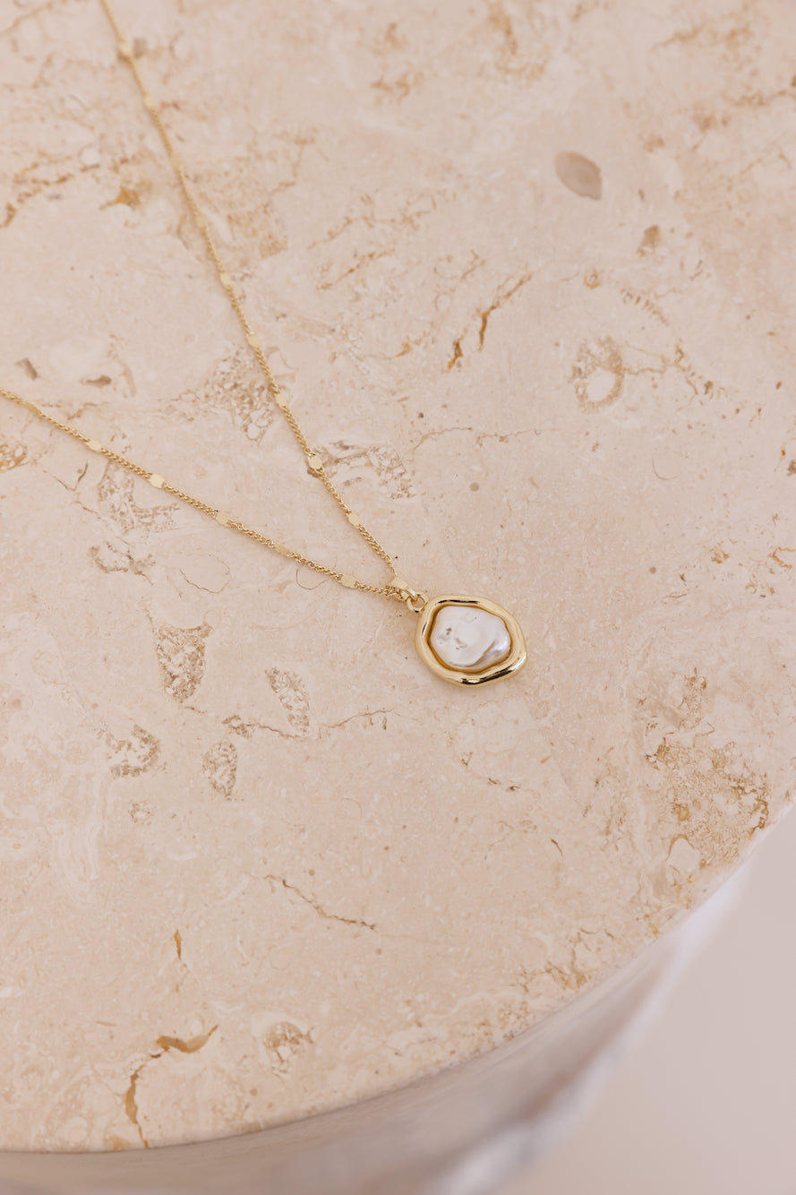 18k Gold Plated Unique Pearl Necklace Gold