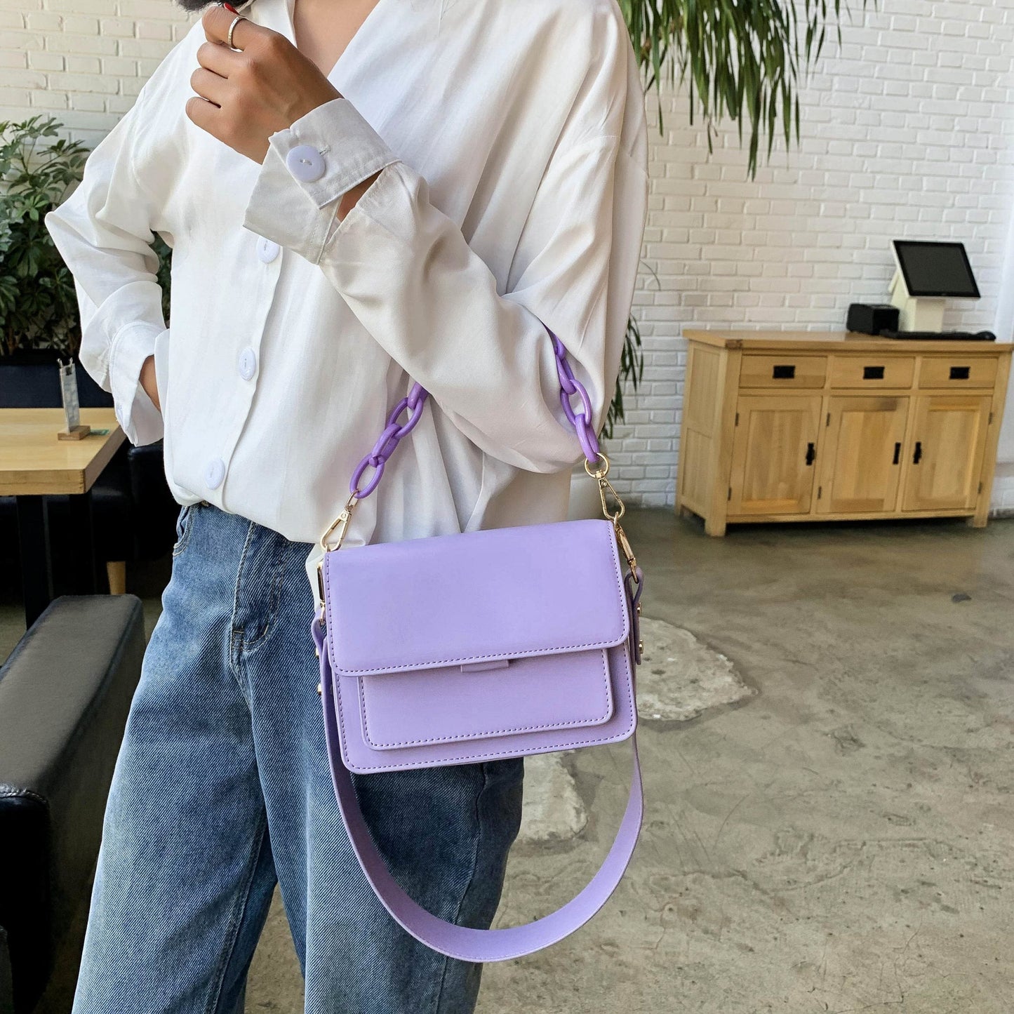 Oversized Chain Strap Messenger Bag