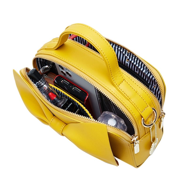 Elegant Shoulder Bag with Bow