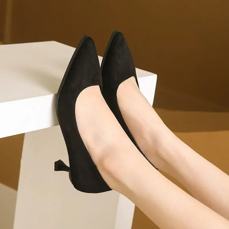 Black Highs Autumn Fashion Pointed Stiletto Commuting Ladies Low Heel Pumps