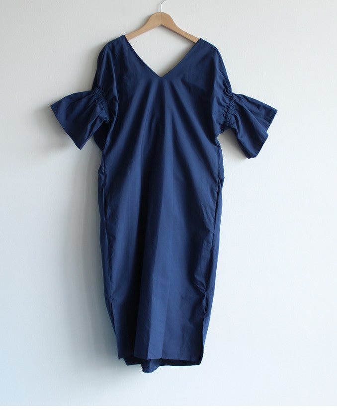 Chic Backless V-neck Dress - Blue or White