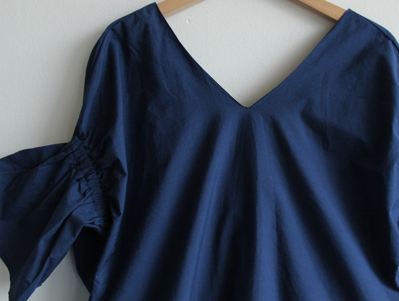 Chic Backless V-neck Dress - Blue or White