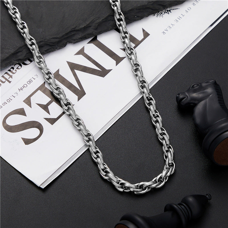 Circular Vertical Pattern Chain Necklace