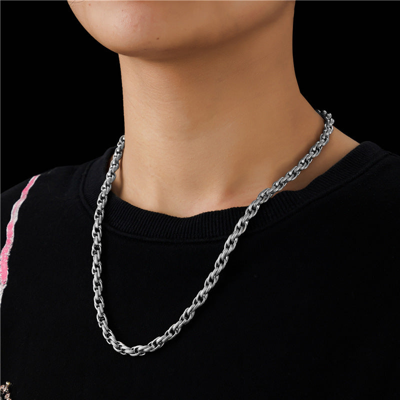 Circular Vertical Pattern Chain Necklace