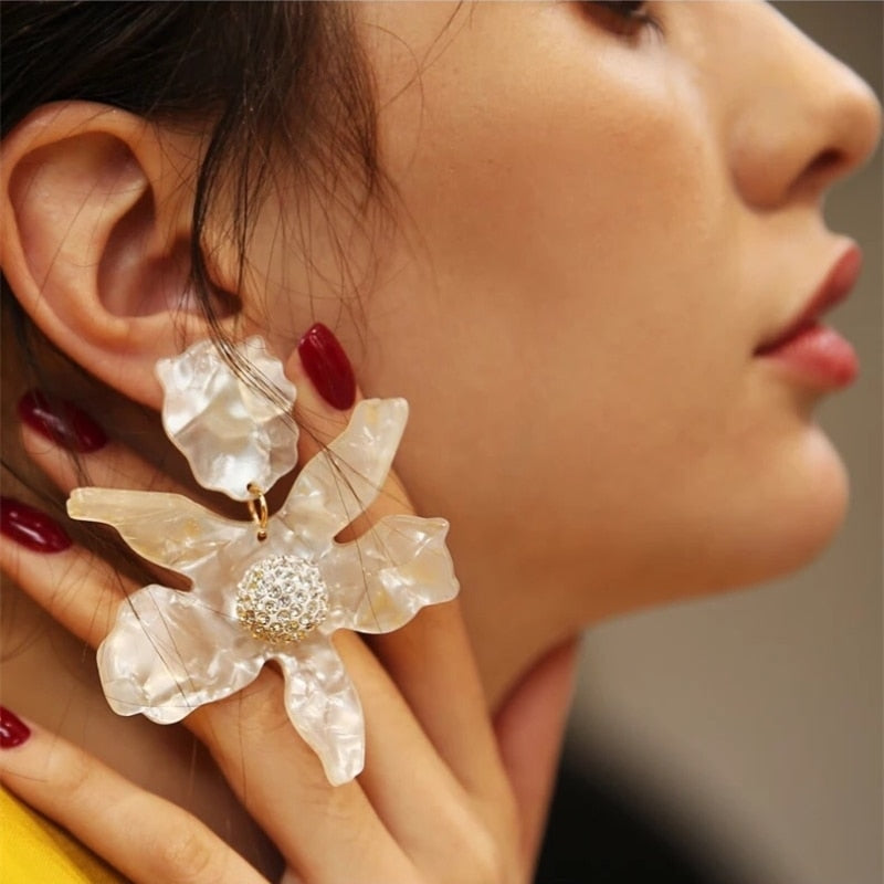 Damien Resin Flower Earrings