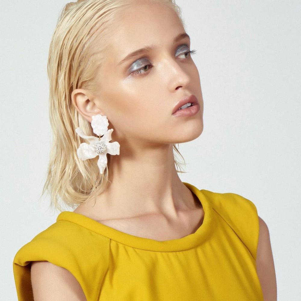 Damien Resin Flower Earrings