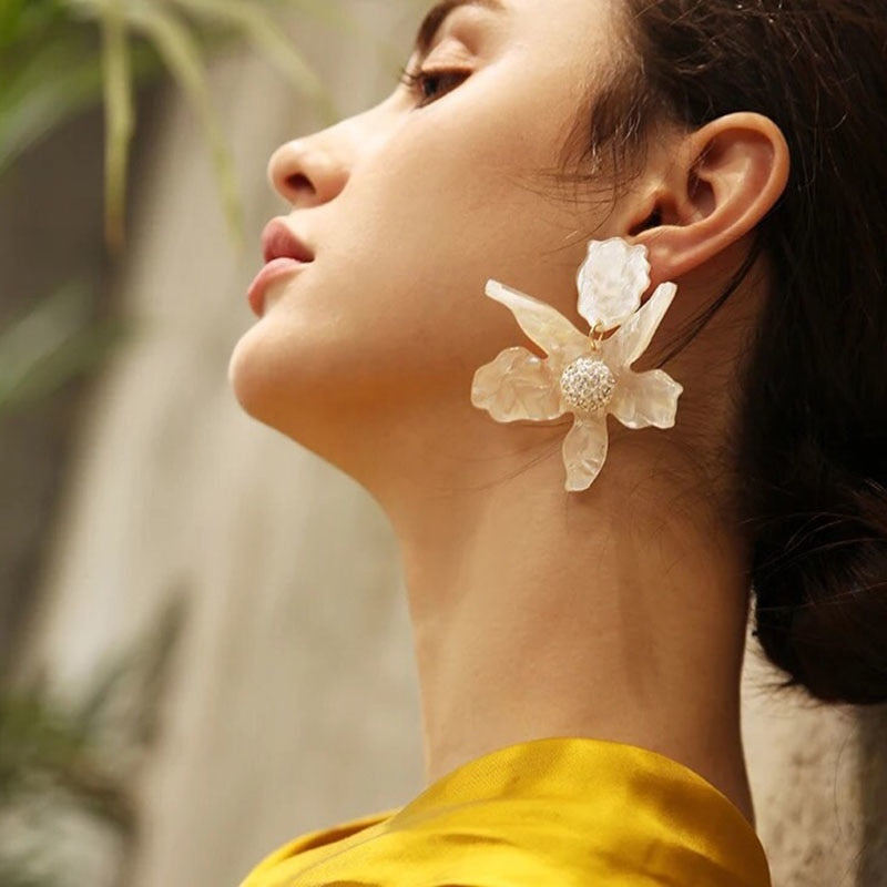 Damien Resin Flower Earrings