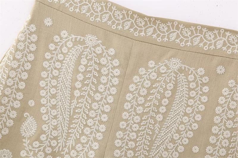 Dania Floral Embroidery Linen Shorts - 2 Colors