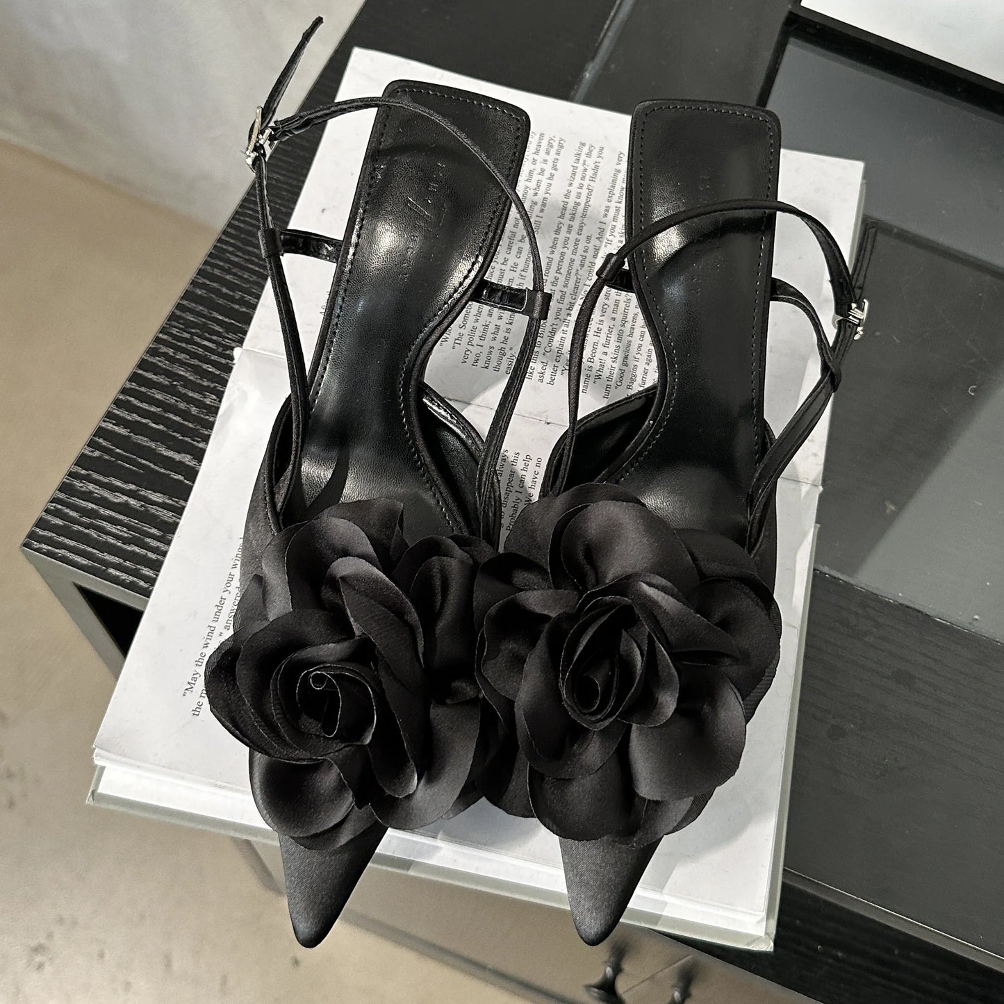 Fashion Buckle Strap Pointed Toe Thin Wedding Designer Dress Mule Ladies Shoes Low Heel Pumps