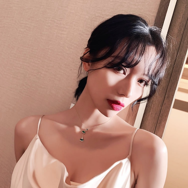 Fan Crystal Geometric Pendant Necklace - 2 Colors