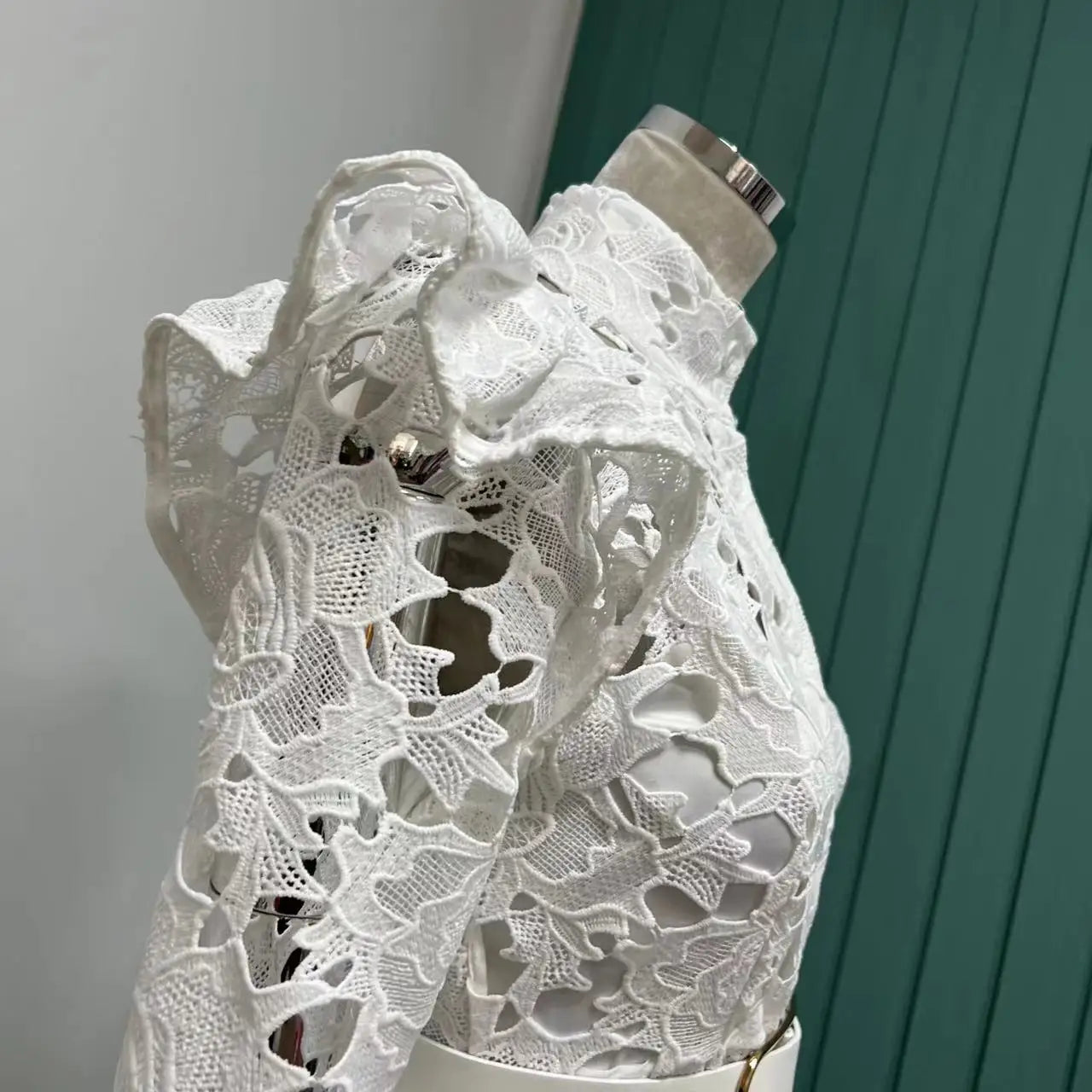 French Temperament Water-Soluble Single-Breasted Lace Dress