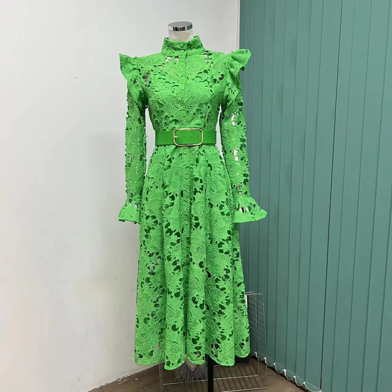 French Temperament Water-Soluble Single-Breasted Lace Dress