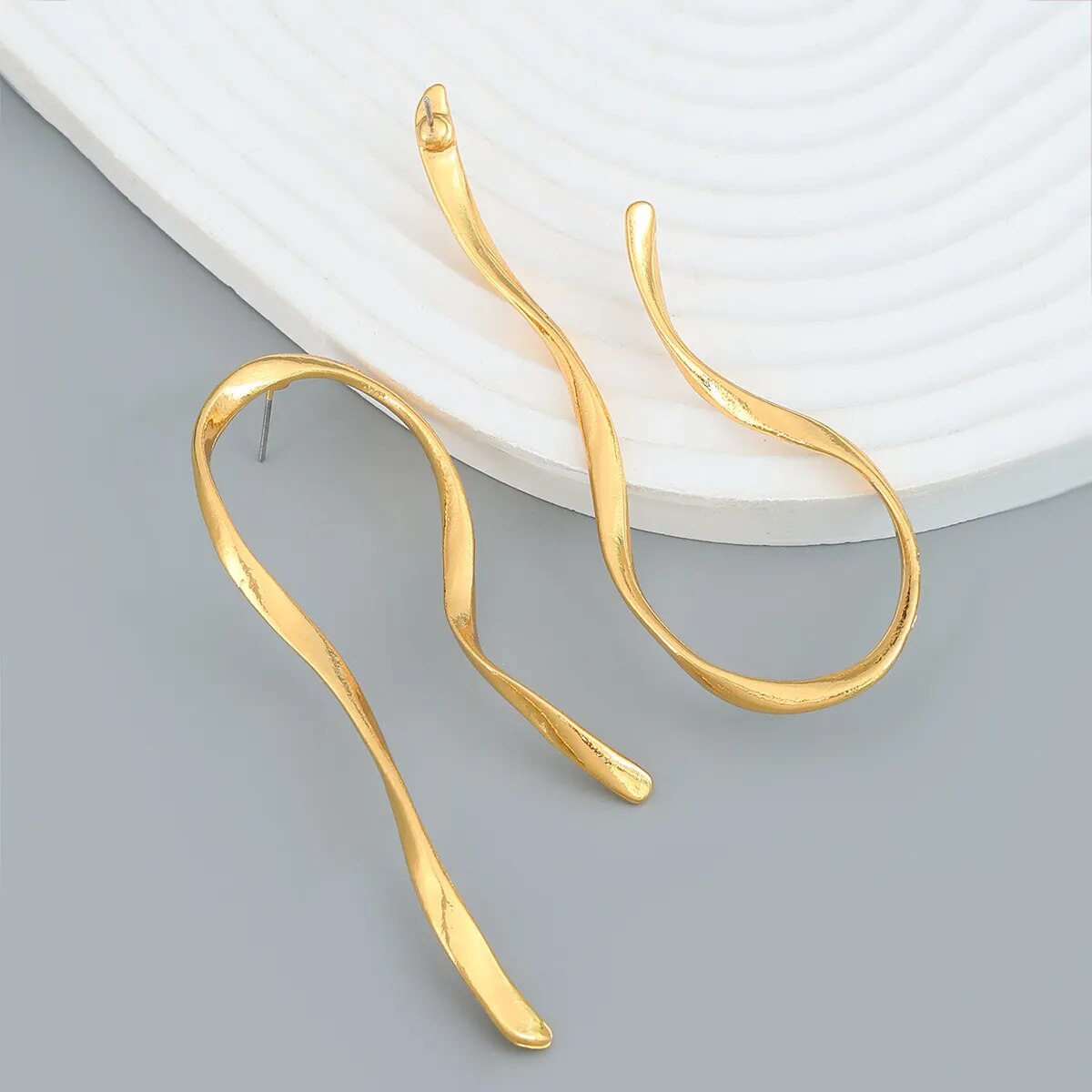 Gina Irregular U-shaped Earrings