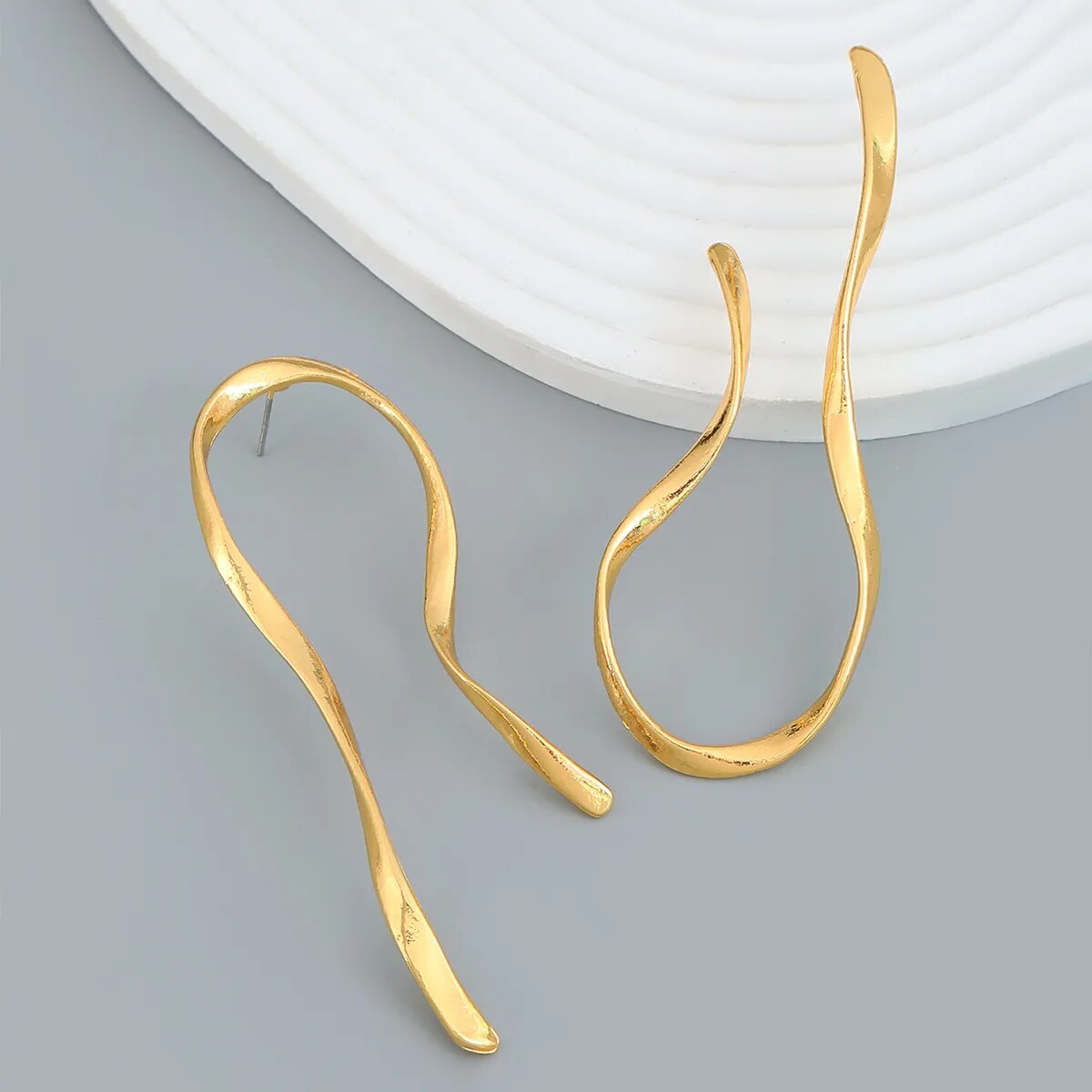 Gina Irregular U-shaped Earrings