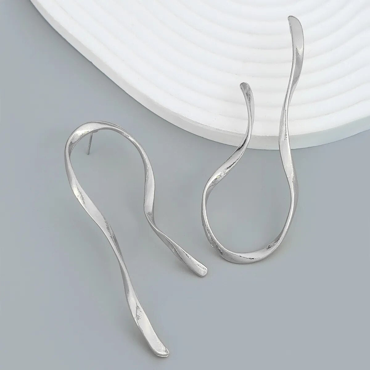 Gina Irregular U-shaped Earrings