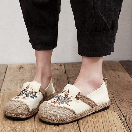 Johanna Vintage Floral Embroidery Moccasin Loafers