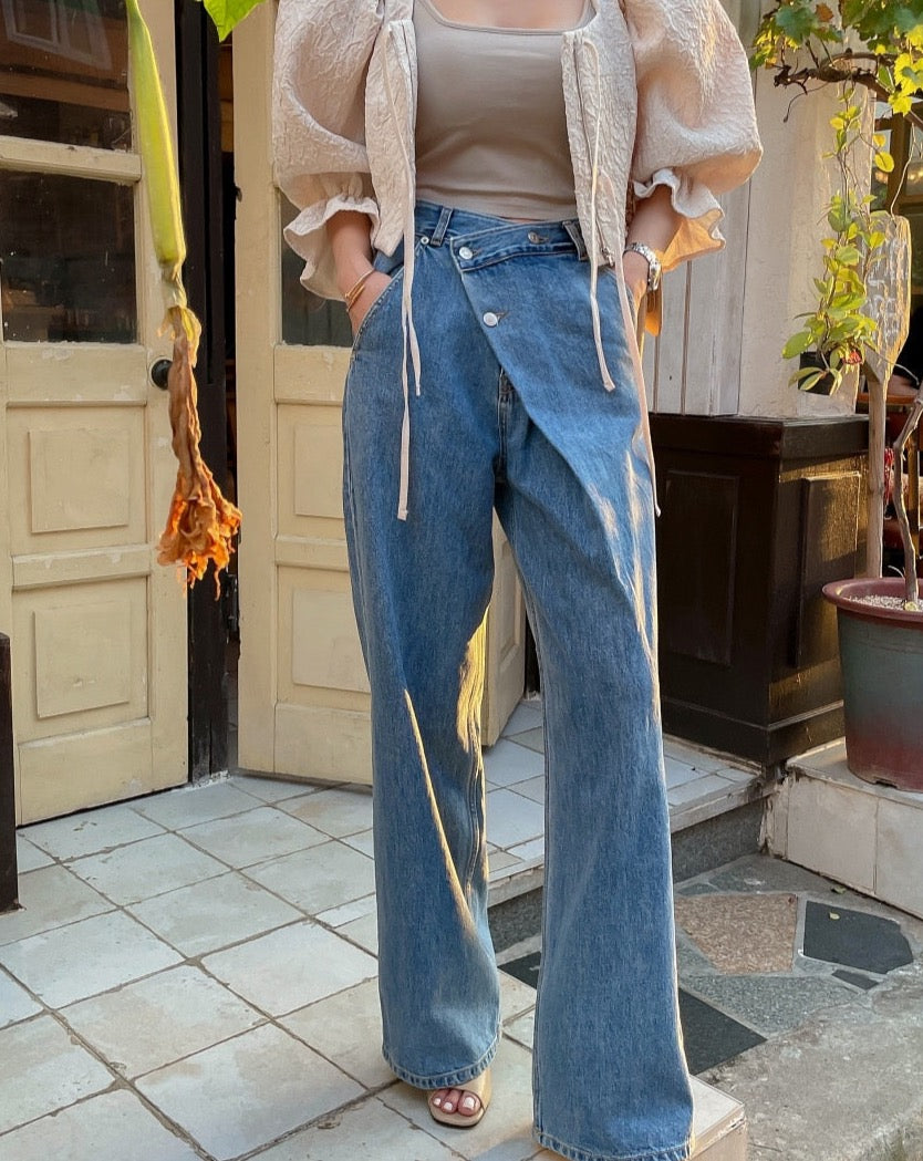 Kay Wrapped Button Fly Loose Jeans