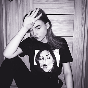 L O V E Graphic Print T-Shirt - 4 Colors