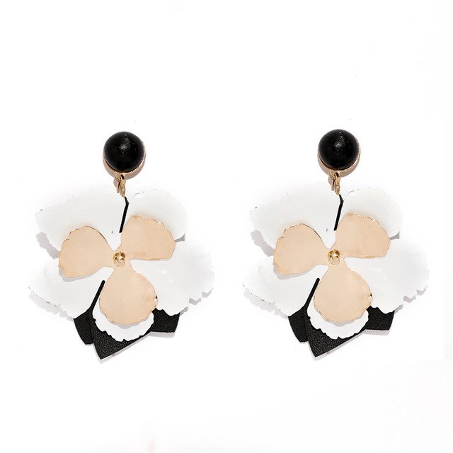Lilian Big Flower Stud Earrings - 4 Colors