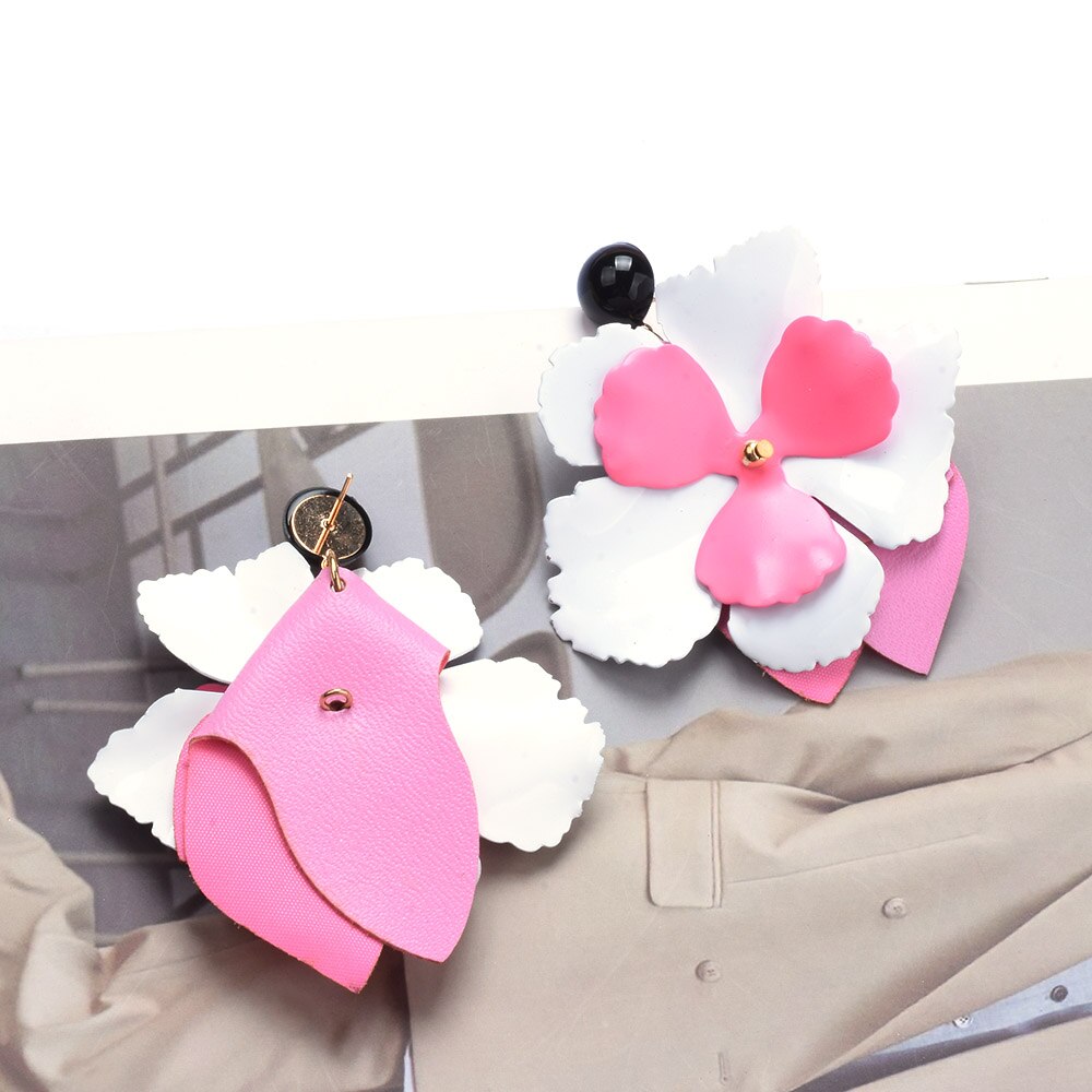 Lilian Big Flower Stud Earrings - 4 Colors