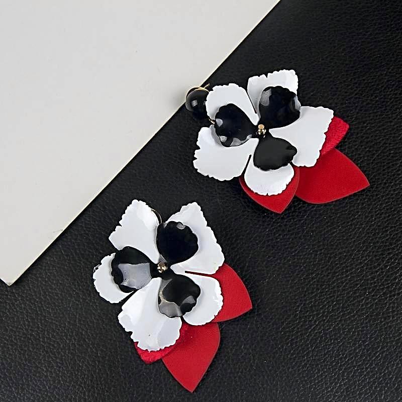 Lilian Big Flower Stud Earrings - 4 Colors
