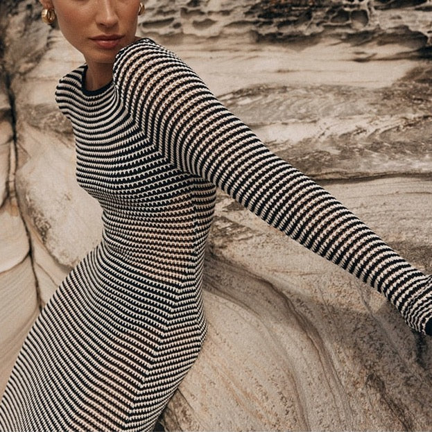 Lua Zigzag Pattern Crochet Open Back Maxi Dress - 2 Colors