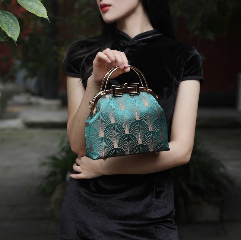 Chic Satin Women's Hand Clutch Bag