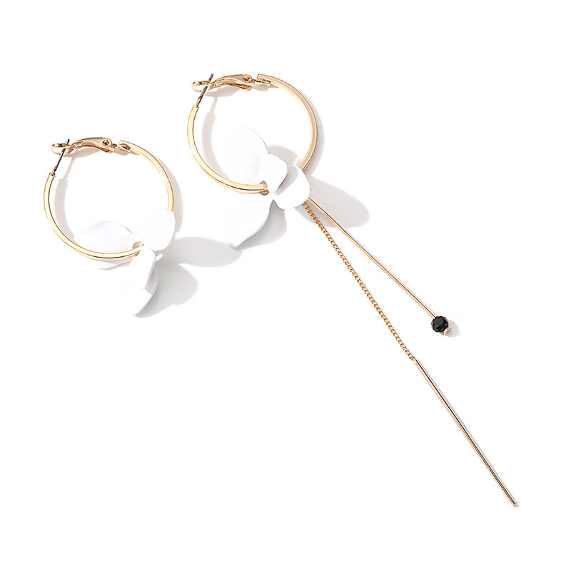 Madilyn Asymmetric chain link flower Hoop Earrings