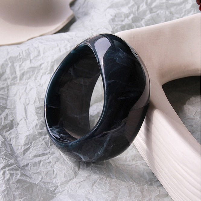 Mihel Irregular Waves Resin Bangle Bracelet