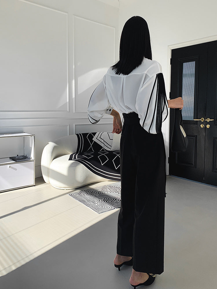 Nami Lantern Sleeve Blouse with Color Contrast Pleats