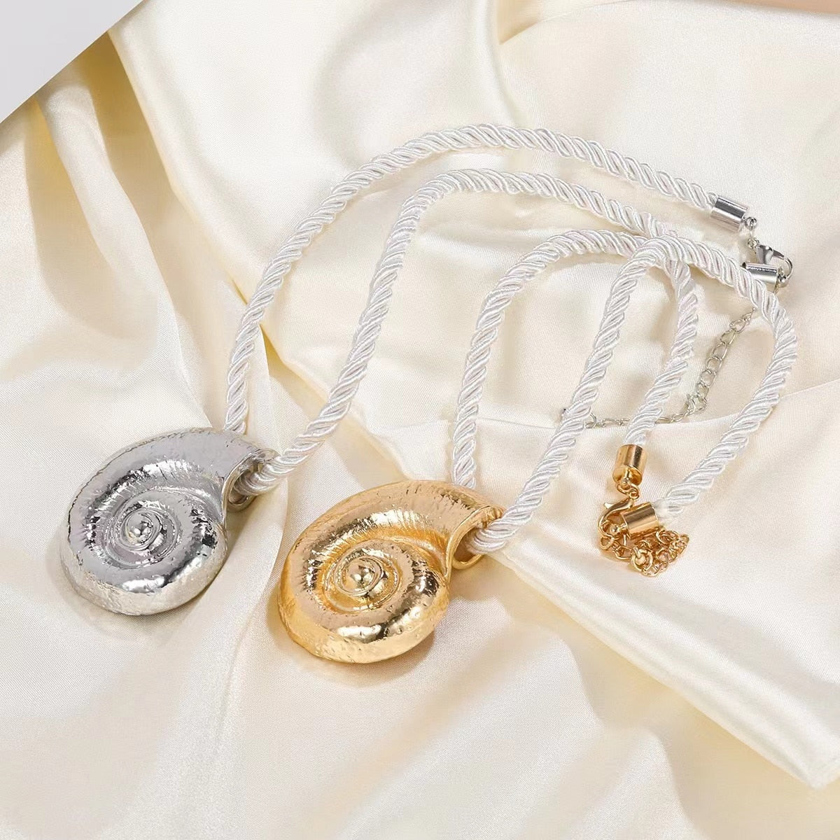 Nautilus Shell Pendant Choker Necklace