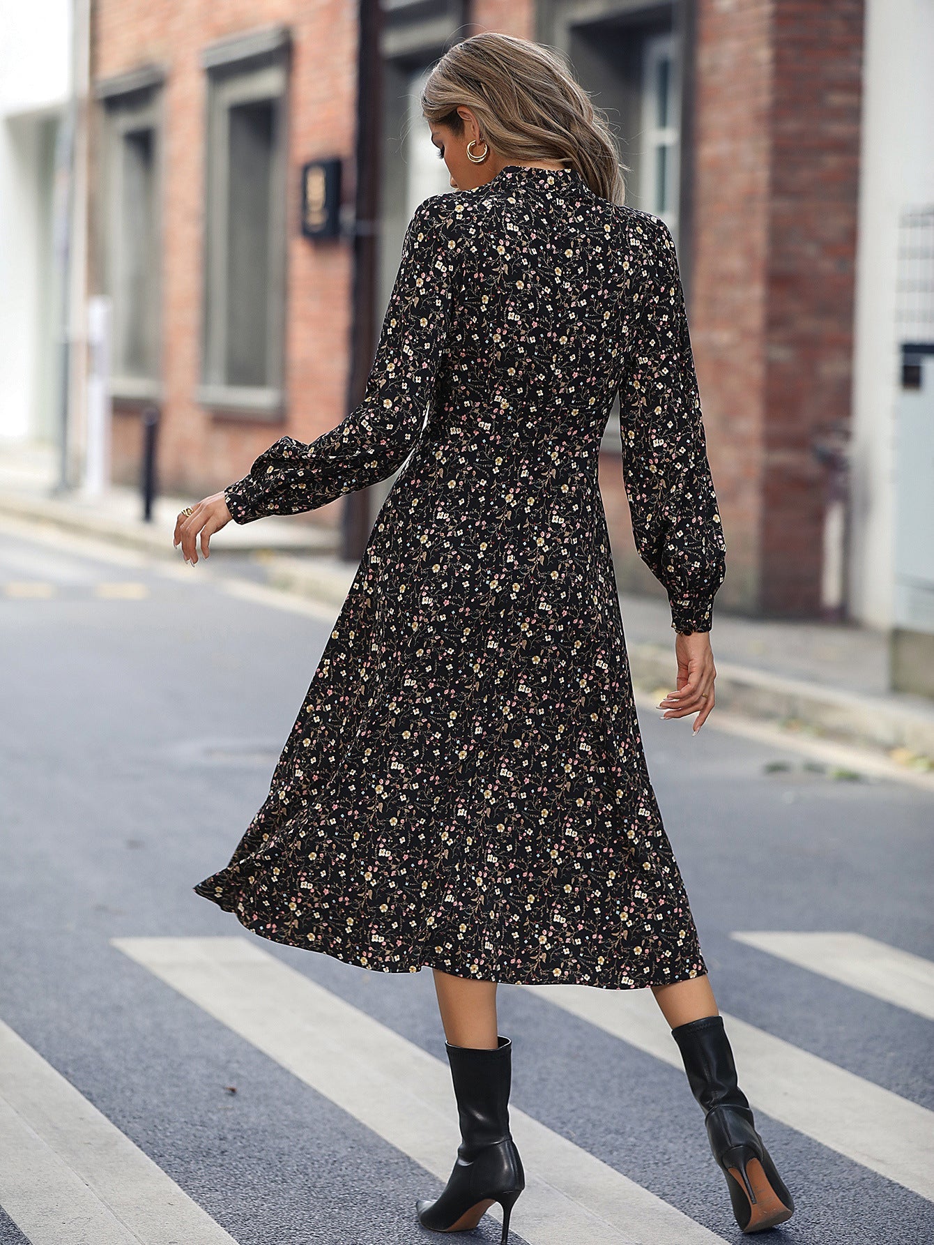 Waist Closing Floral Velvet Dress