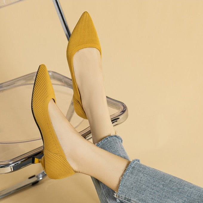 Ribbed Upper Basic Kitten Heel Pumps