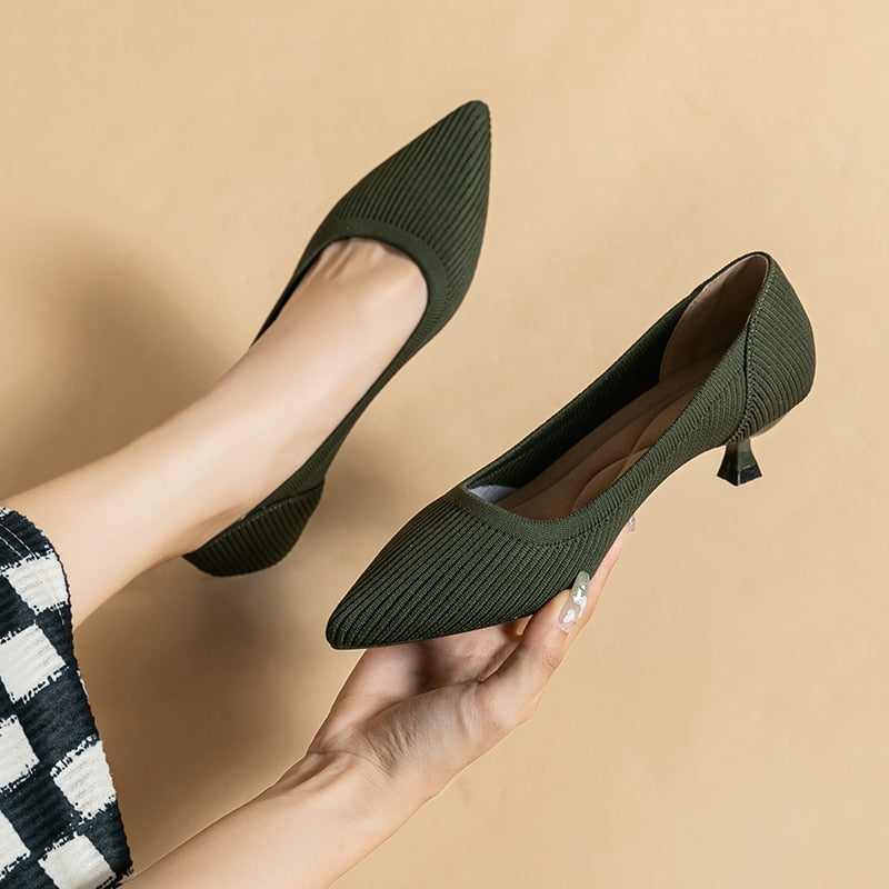 Ribbed Upper Basic Kitten Heel Pumps