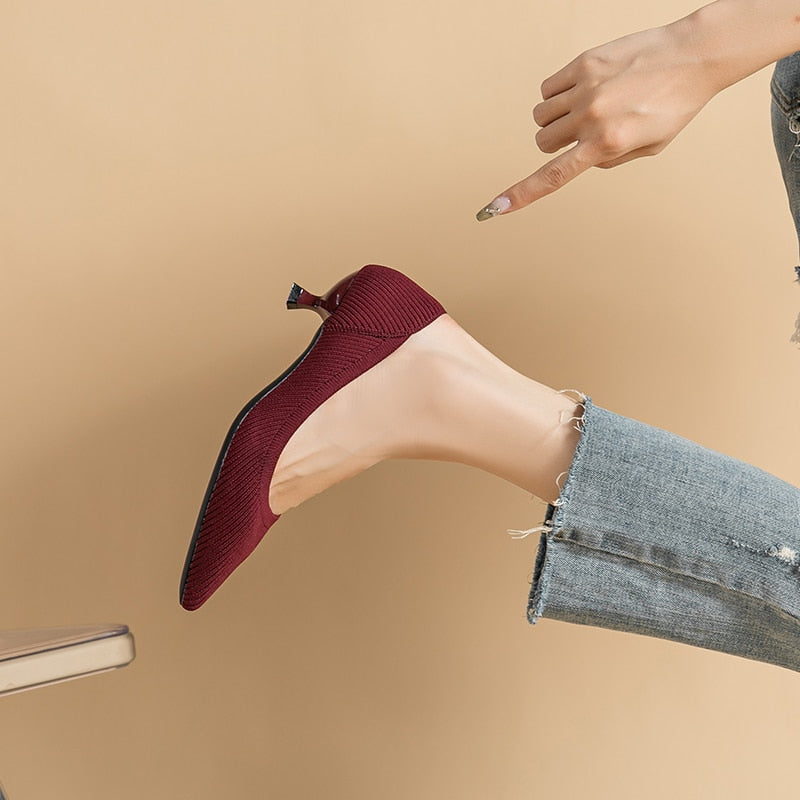 Ribbed Upper Basic Kitten Heel Pumps