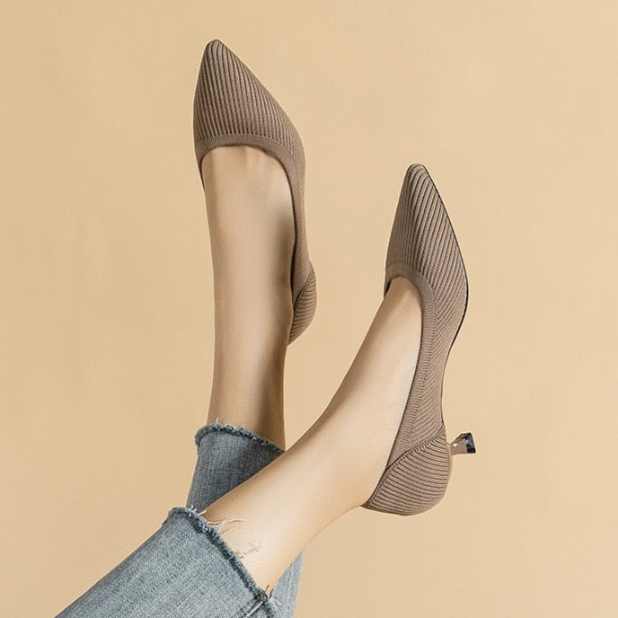 Ribbed Upper Basic Kitten Heel Pumps