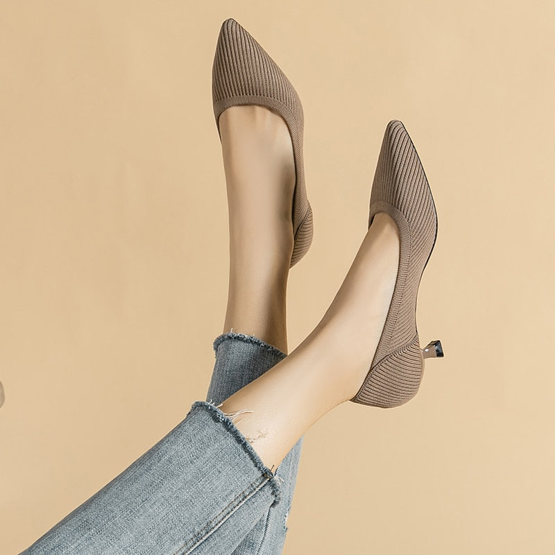 Ribbed Upper Basic Kitten Heel Pumps