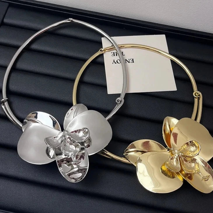 Lacella Minimalist Metal Flower Choker Necklace