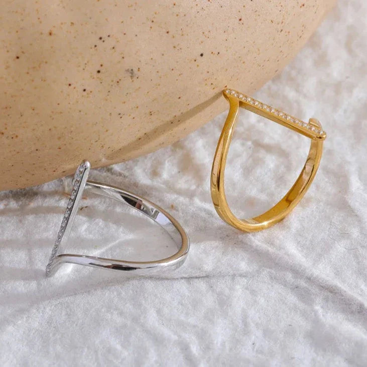 Luxe Cubic Zirconia Line Ring