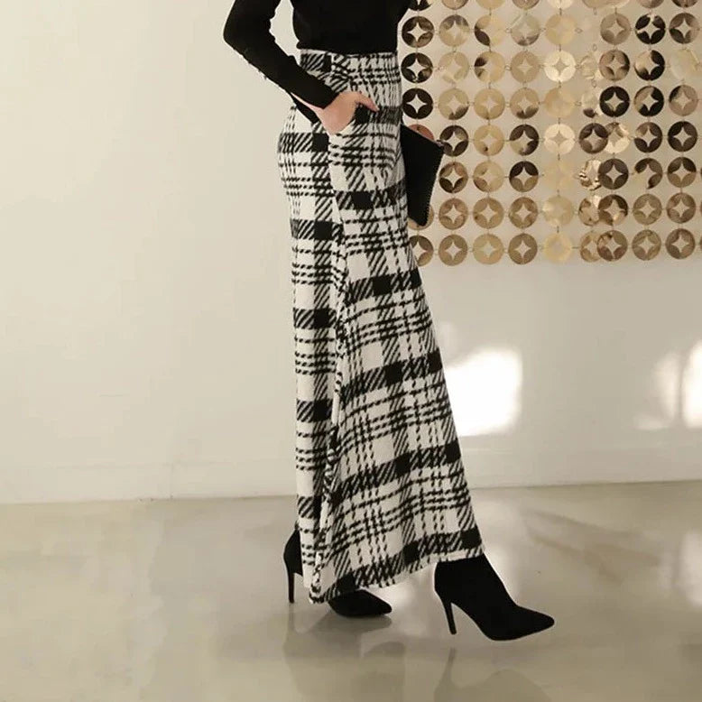 Uiara Flare Cropped Plaid Pants