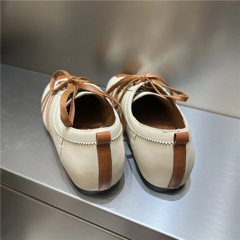 Eline Round Toe Leather Lace-up Flat Sneakers