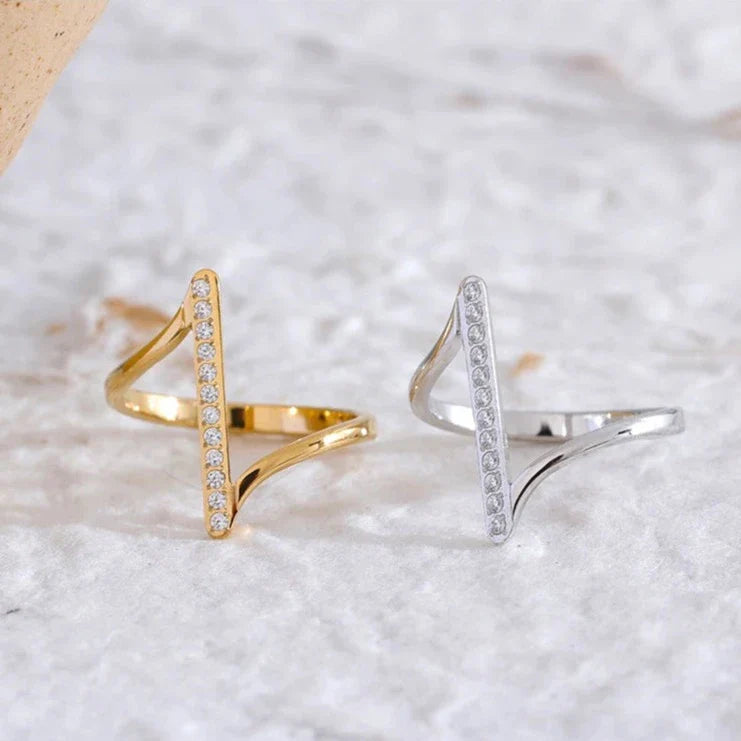 Luxe Cubic Zirconia Line Ring