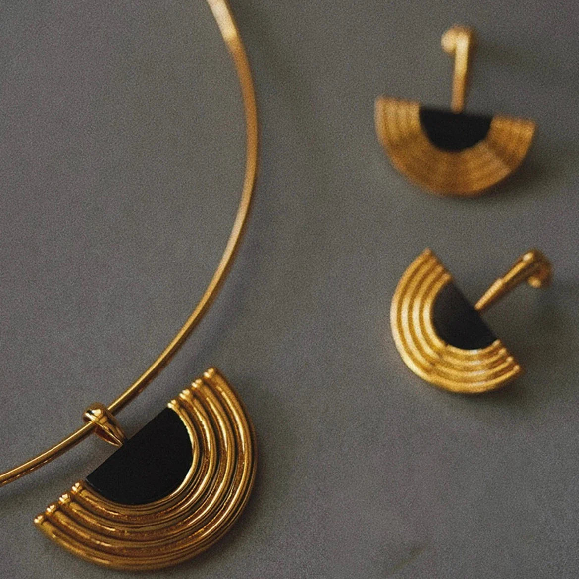 Ismini Gold Fan Geometry Choker Necklace & Earrings