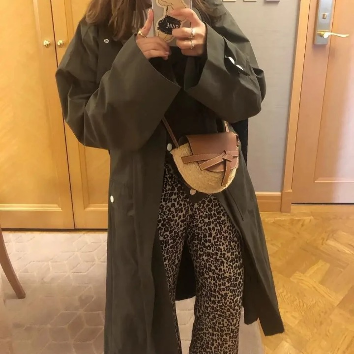 Fira half-moon Straw Saddle Bag