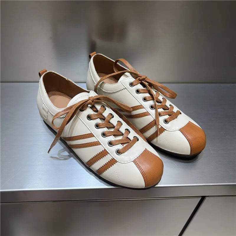 Eline Round Toe Leather Lace-up Flat Sneakers