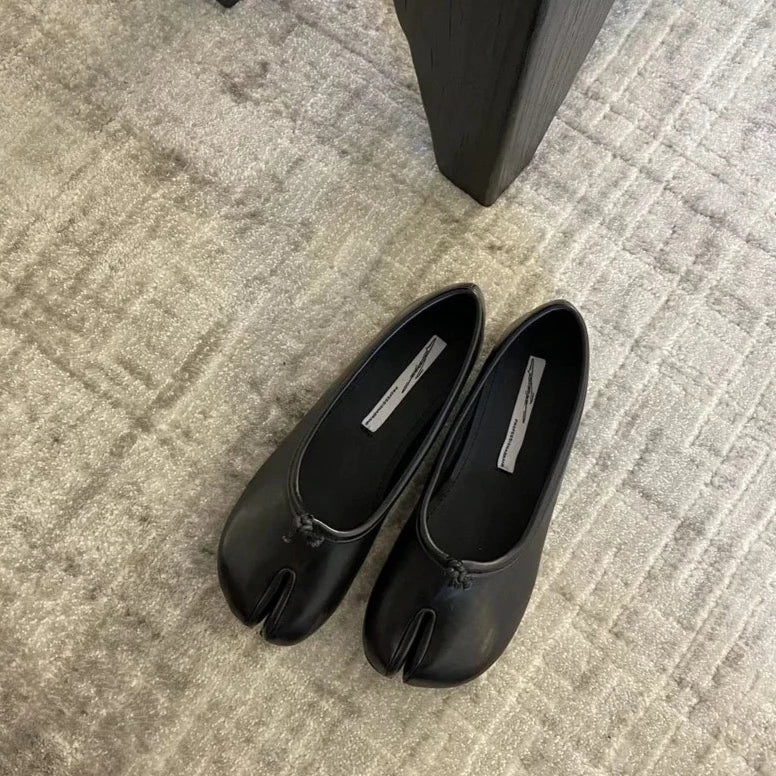 Pia Vintage Ombre Look Split Toe Maru Janes Flats